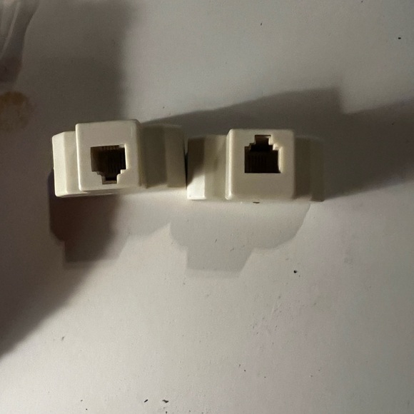 2 pack 3 in 1 phone splitter - Picture 3 of 3